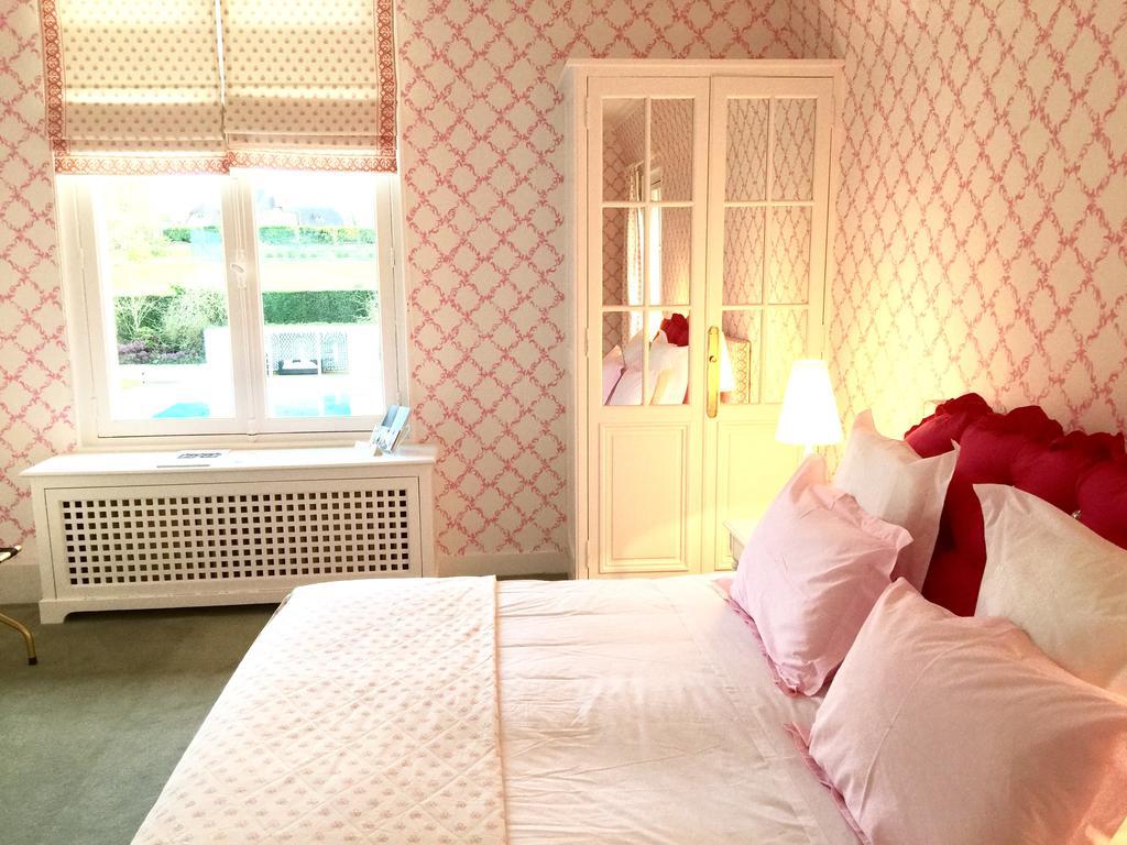 Manoir De Benerville Panzió Deauville Kültér fotó