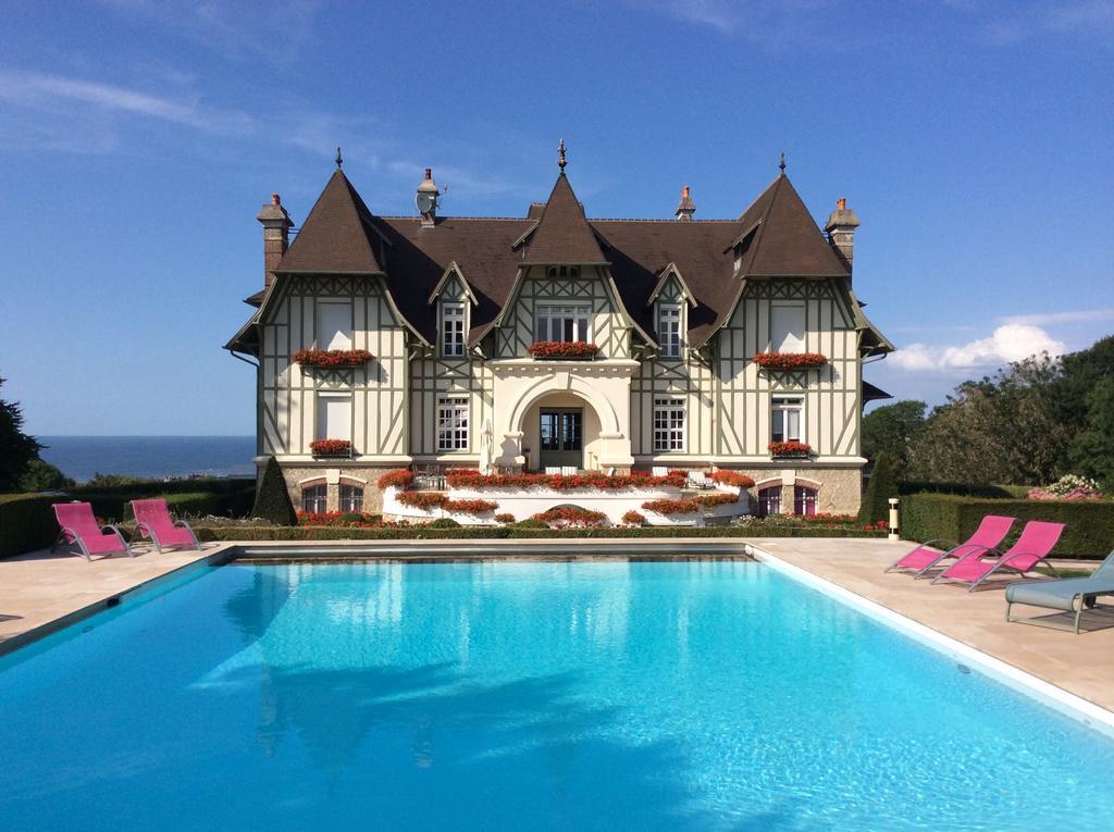 Manoir De Benerville Panzió Deauville Kültér fotó
