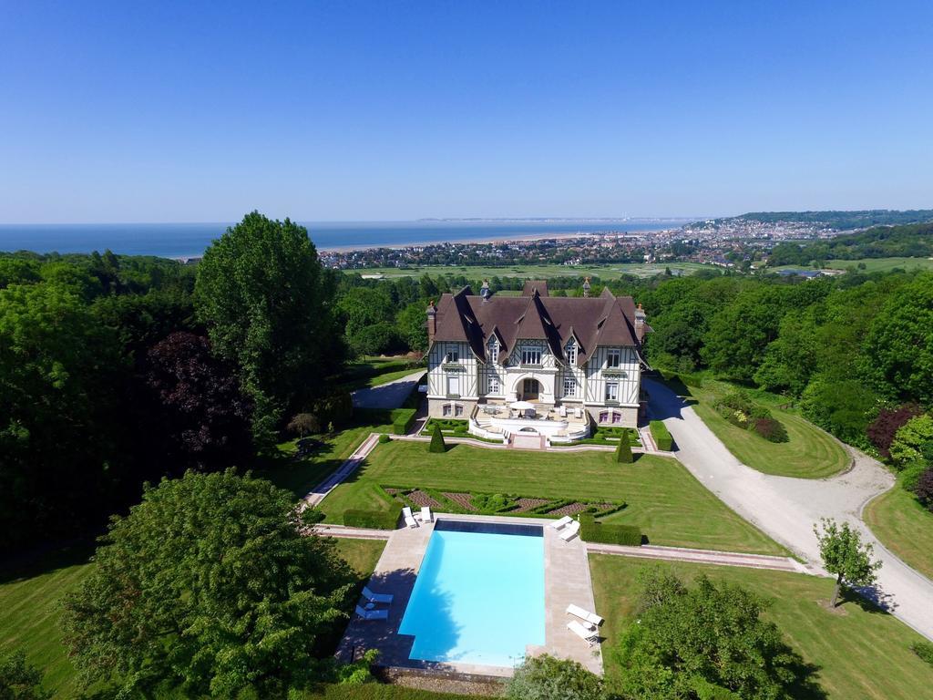 Manoir De Benerville Panzió Deauville Kültér fotó