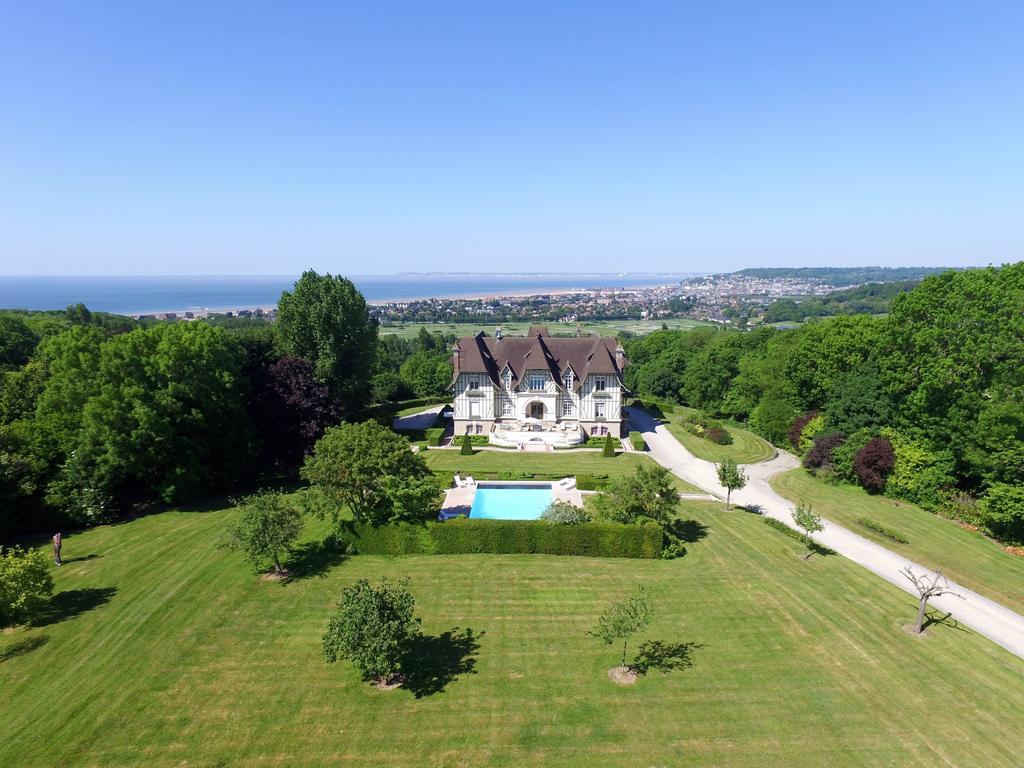 Manoir De Benerville Panzió Deauville Kültér fotó