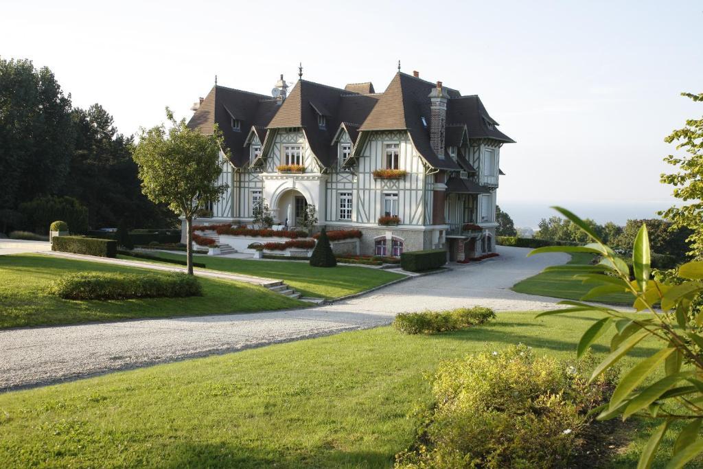 Manoir De Benerville Panzió Deauville Kültér fotó