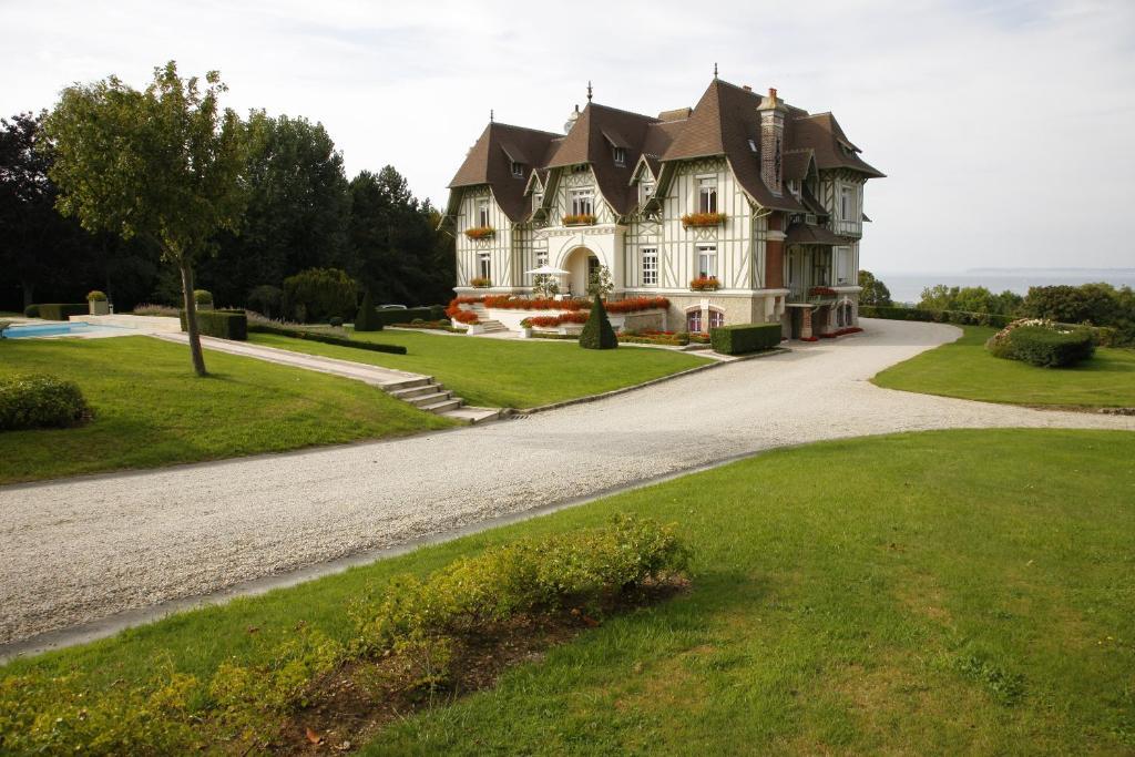 Manoir De Benerville Panzió Deauville Kültér fotó