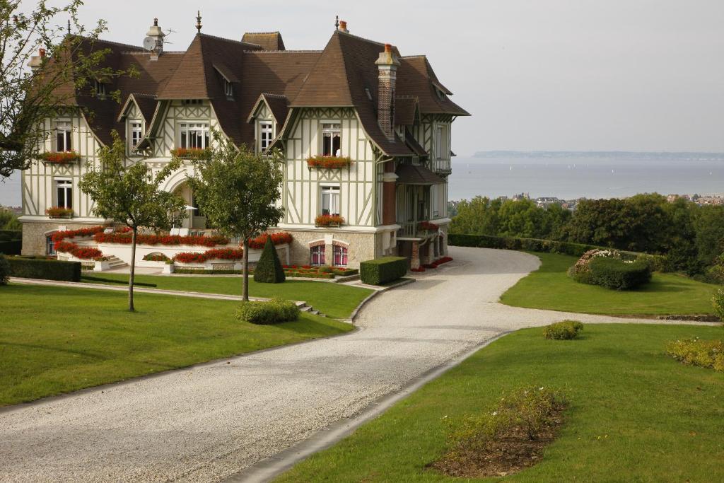 Manoir De Benerville Panzió Deauville Kültér fotó