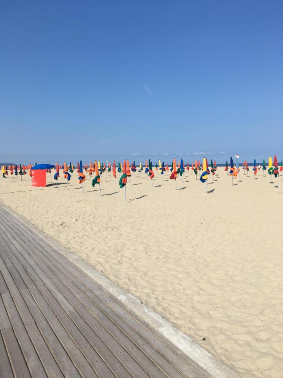 Manoir De Benerville Panzió Deauville Kültér fotó